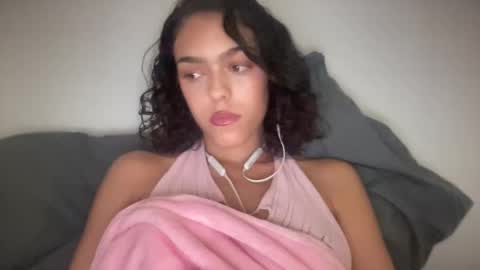 Snapshot of vickyyyx chatting on 7, 1, 2025 Goddess Victory online show from 7, 1, 2025