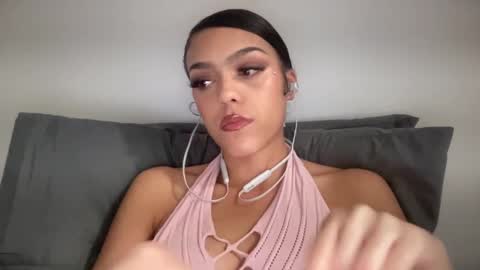 Snapshot of vickyyyx chatting on 8, 1, 2025 Goddess Victory online show from 8, 1, 2025