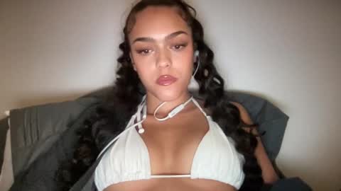 Snapshot of vickyyyx chatting on 13, 1, 2025 Goddess Victory online show from 13, 1, 2025