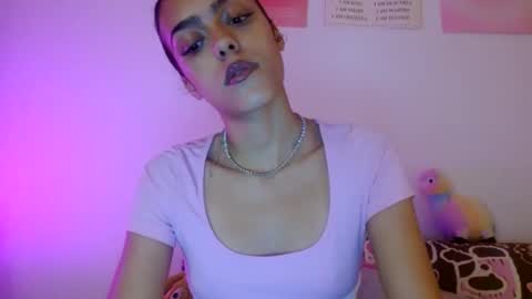 Snapshot of vickyyyx chatting on 5, 10, 2025 Goddess Victory online show from 5, 10, 2025