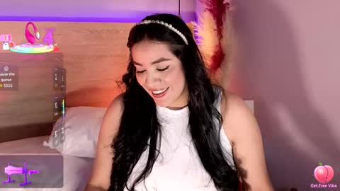 Victoria Serna  online show from 10, 9, 2025