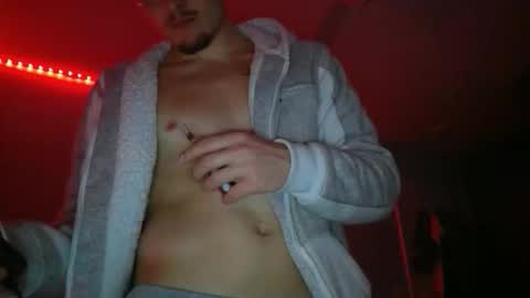 Snapshot of victor1625333 chatting on 15, 12, 2025 Victor online show from 15, 12, 2025