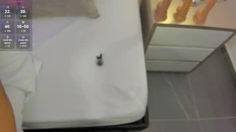 Snapshot of victoria18x chatting on 4, 12, 2025 Victoria online show from 4, 12, 2025