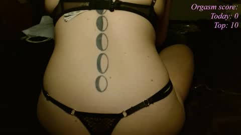 Snapshot of victoria97 chatting on 8, 11, 2025 Victoria97 online show from 8, 11, 2025