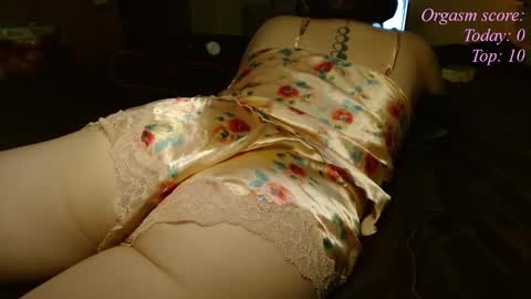 Snapshot of victoria97 chatting on 10, 11, 2025 Victoria97 online show from 10, 11, 2025