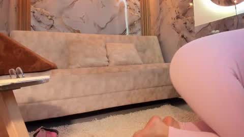 Victoria Coopeer online show from 17, 2, 2026