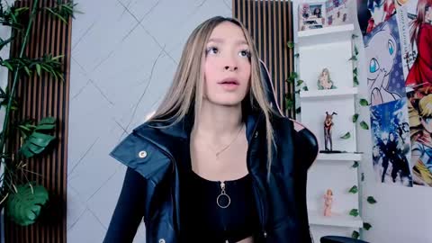Snapshot of victoria_adams14 chatting on 5, 1, 2025 Victoria for you online show from 5, 1, 2025