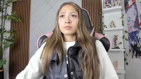Snapshot of victoria_adams14 chatting on 14, 2, 2025 Victoria for you online show from 14, 2, 2025