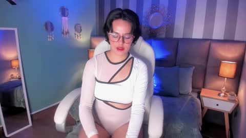 Victoria online show from 25, 1, 2025