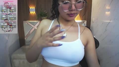 victoria_castillo_b online show from 11, 11, 2025