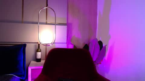 Victoria Collins online show from 15, 11, 2025