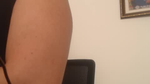 Snapshot of victoria_exxotic chatting on 2, 10, 2025 victoria online show from 2, 10, 2025