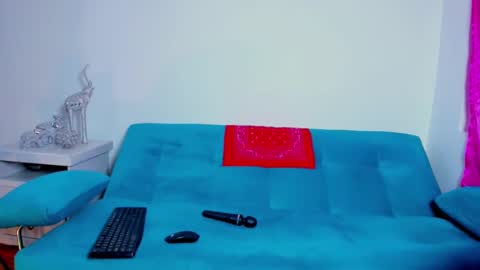 Victoria  online show from 17, 10, 2025