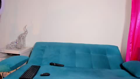 Victoria  online show from 17, 11, 2025