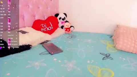 Snapshot of victoria_kastelo chatting on 18, 12, 2024 Victoria online show from 18, 12, 2024
