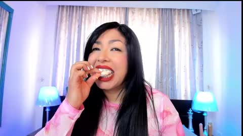 Snapshot of victoria_kim_lee chatting on 6, 6, 2026 Victoria online show from 6, 6, 2026