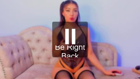 Snapshot of victoria_laurent chatting on 3, 1, 2025 Victoria Laurent online show from 3, 1, 2025