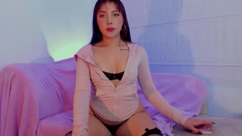 Snapshot of victoria_laurent chatting on 15, 12, 2025 Victoria Laurent online show from 15, 12, 2025