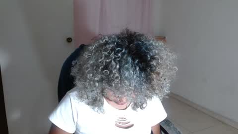 Snapshot of victoria_miler chatting on 17, 1, 2025 VICKY online show from 17, 1, 2025