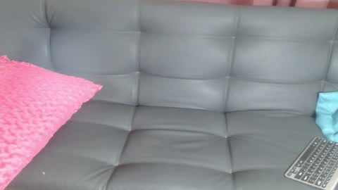 Snapshot of victoria_miler chatting on 2, 2, 2025 VICKY online show from 2, 2, 2025