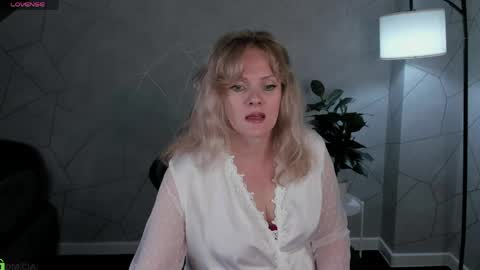 Snapshot of victoria_nelson chatting on 17, 5, 2026 Victoria My schedule for the week 2 GMT 3am-9am TuWeThFrSa online show from 17, 5, 2026