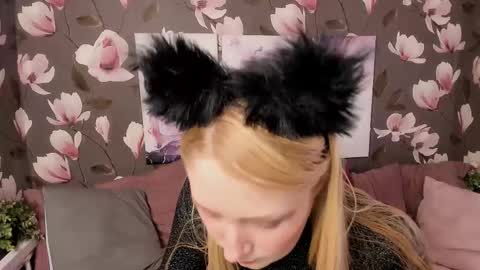 Snapshot of victoria_nixx chatting on 18, 12, 2025 Victoria online show from 18, 12, 2025