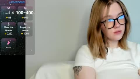 Snapshot of victoria_pum_ chatting on 5, 1, 2025 Jessie online show from 5, 1, 2025