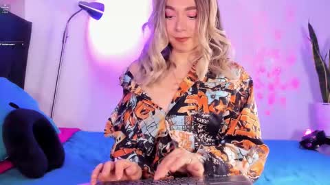 D A N I online show from 4, 12, 2025