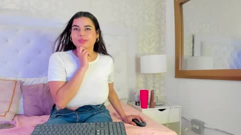 Snapshot of victoria_vallejo chatting on 25, 1, 2025 victoria online show from 25, 1, 2025