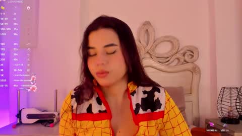 Snapshot of victoria_vallejo chatting on 6, 2, 2025 victoria online show from 6, 2, 2025