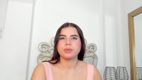 Snapshot of victoria_vallejo chatting on 24, 2, 2025 victoria online show from 24, 2, 2025