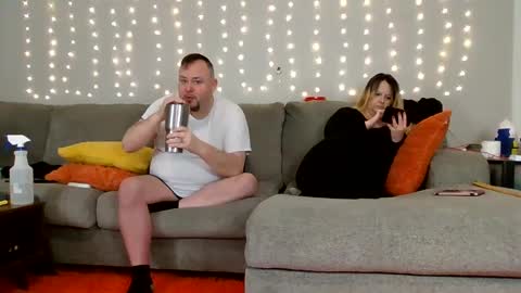 Victoria and Jesse online show from 8, 1, 2025