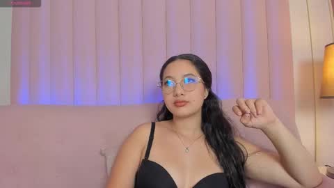 Snapshot of victoriaashford chatting on 3, 12, 2025 Vicky online show from 3, 12, 2025