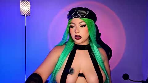 Snapshot of victoriabathory chatting on 6, 11, 2025 Tory online show from 6, 11, 2025