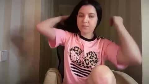 Snapshot of victoriadaily chatting on 18, 12, 2025 victoriadaily online show from 18, 12, 2025