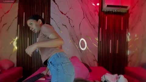 Victoria  online show from 3, 11, 2025