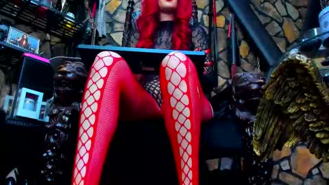 Snapshot of victoriaheller chatting on 10, 9, 2025 Victoria Heller online show from 10, 9, 2025