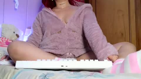 Snapshot of victoriajamesx chatting on 19, 9, 2025 Victoria online show from 19, 9, 2025