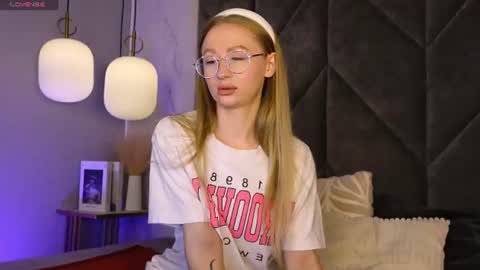 Snapshot of victorialight chatting on 10, 6, 2026 Victoria online show from 10, 6, 2026