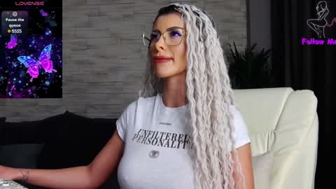 Snapshot of victoriamazze chatting on 14, 12, 2024 Victoria online show from 14, 12, 2024