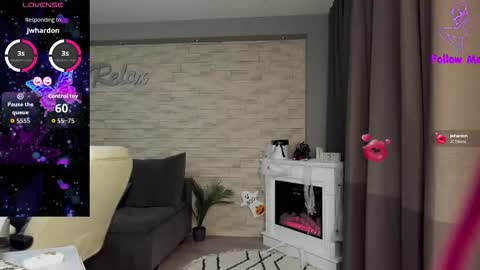 Snapshot of victoriamazze chatting on 1, 11, 2025 Victoria online show from 1, 11, 2025