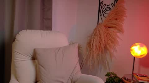 VictoriaNova online show from 27, 2, 2026