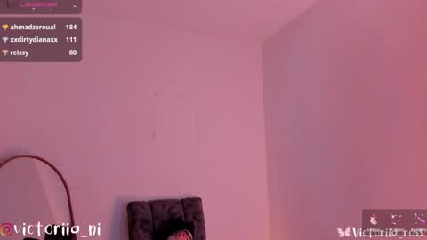 Snapshot of victoriia_ross chatting on 5, 3, 2025 Annie vic online show from 5, 3, 2025