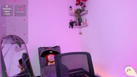Snapshot of victoriia_ross chatting on 17, 10, 2025 Annie vic online show from 17, 10, 2025