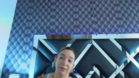Snapshot of victtoria_lee chatting on 15, 1, 2025 victtoria lee online show from 15, 1, 2025