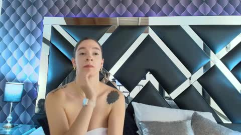 Snapshot of victtoria_lee chatting on 4, 2, 2025 victtoria lee online show from 4, 2, 2025