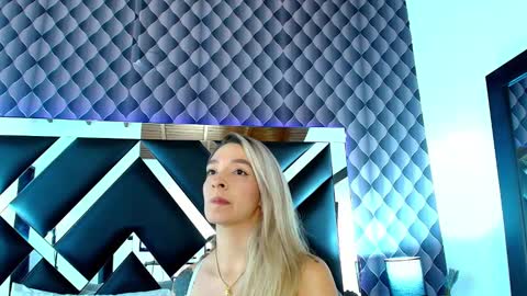 Snapshot of victtoria_lee chatting on 7, 2, 2025 victtoria lee online show from 7, 2, 2025
