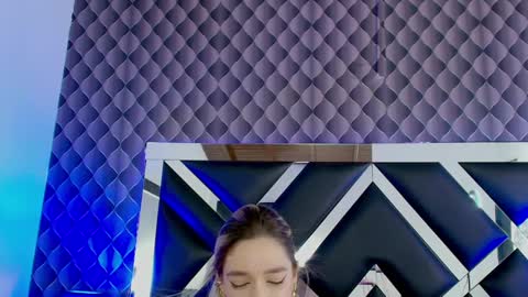Snapshot of victtoria_lee chatting on 8, 3, 2025 victtoria lee online show from 8, 3, 2025