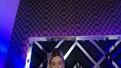 Snapshot of victtoria_lee chatting on 9, 5, 2026 victtoria lee online show from 9, 5, 2026