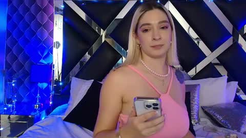 Snapshot of victtoria_lee chatting on 15, 5, 2026 victtoria lee online show from 15, 5, 2026